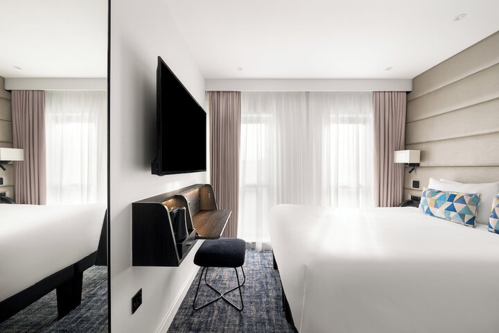 Room 16 of 61