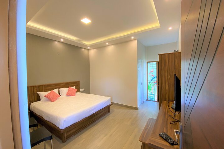 Room 4 of 14