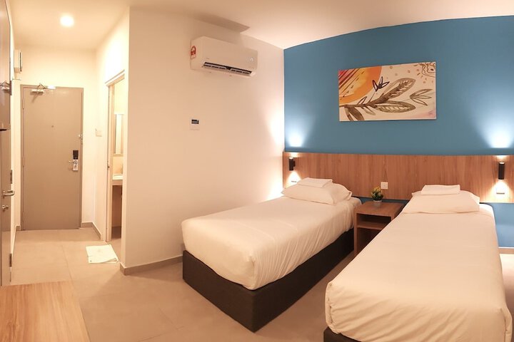 Room 8 of 22
