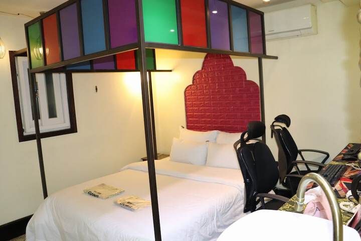 Room 21 of 46