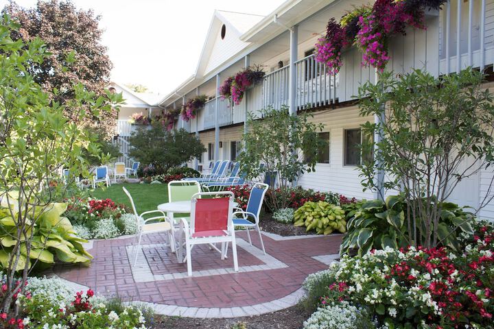 Hotel Exterior 53 of 67