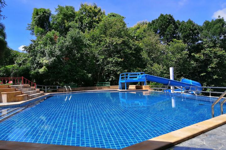 Pool Hotel