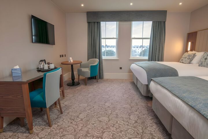 Room 21 of 192