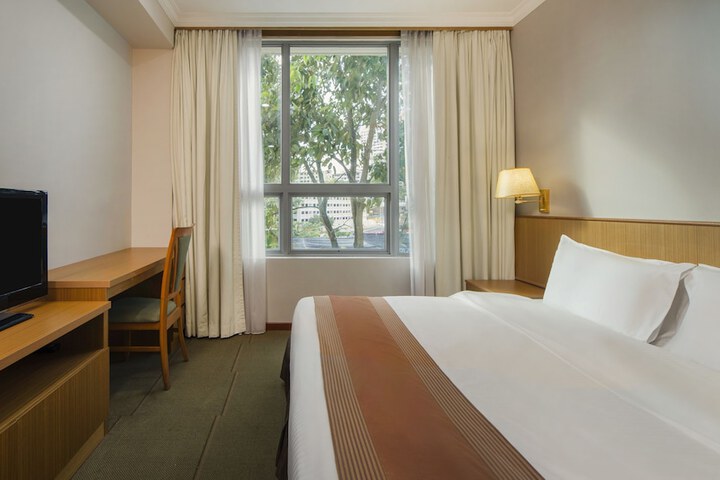 Room 34 of 44