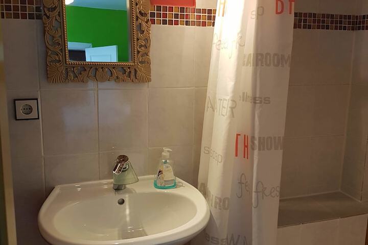 Room 46 of 61