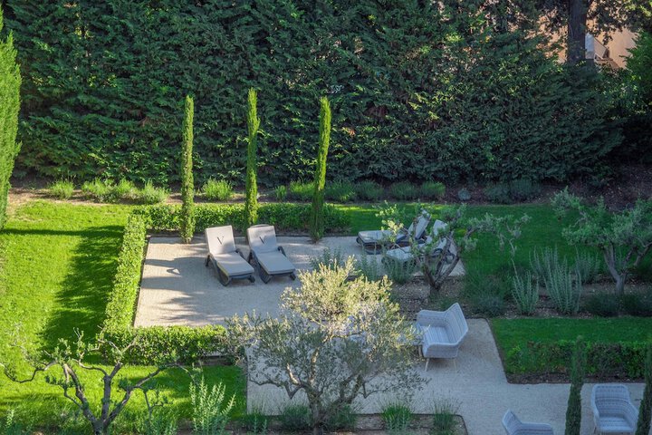 Hotel Exterior 165 of 176