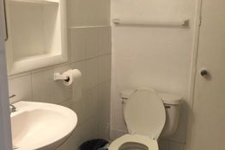 Room 6 of 38