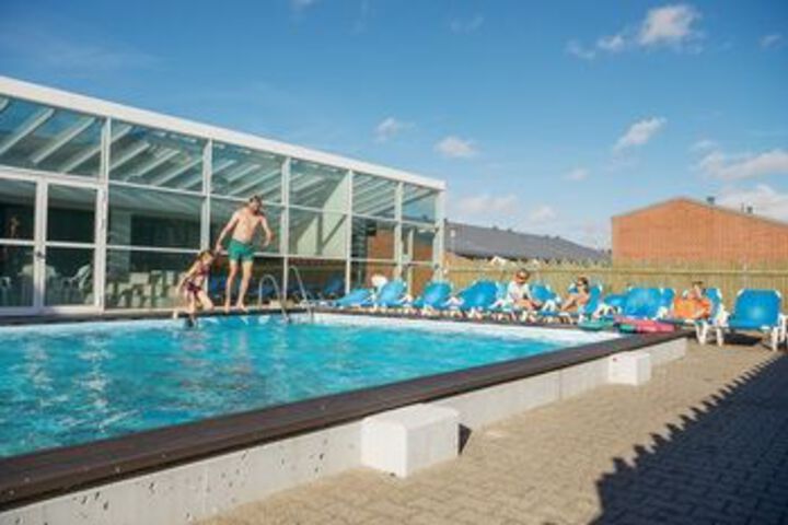 Pool 74 of 85
