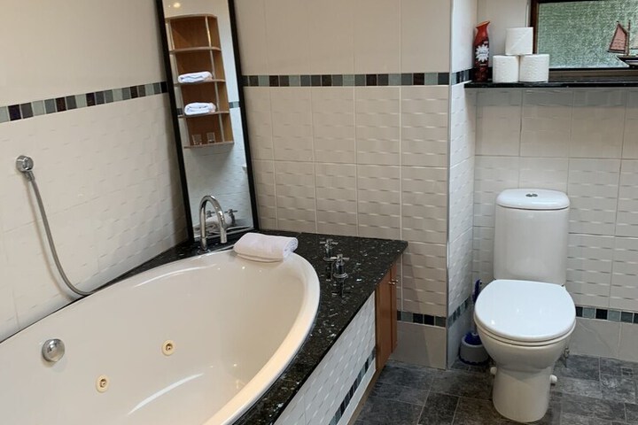 Room 34 of 47