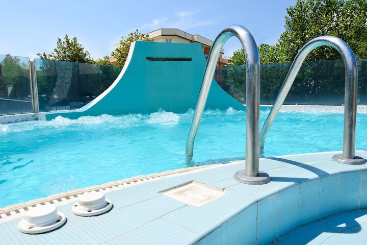 Pool 13 of 40