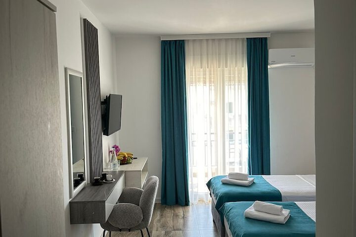 Room 12 of 51