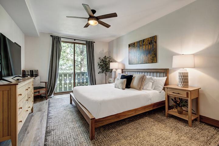 Room 40 of 493