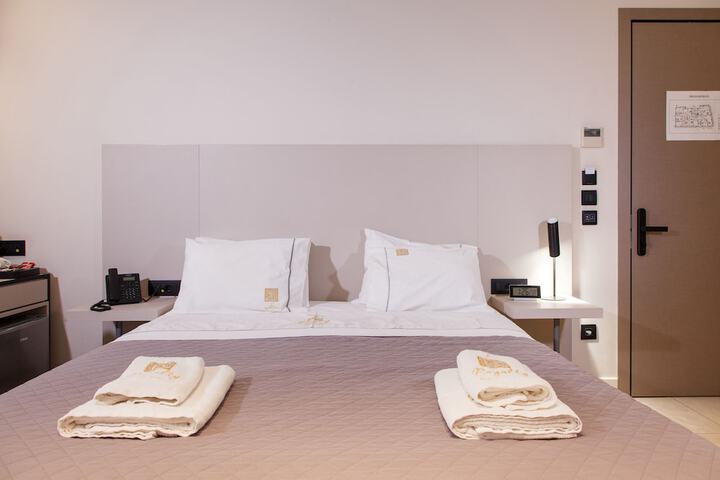 Room 11 of 26