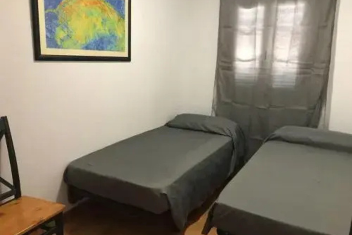 Room 6 of 13