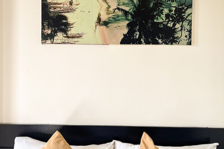 Room 11 of 38