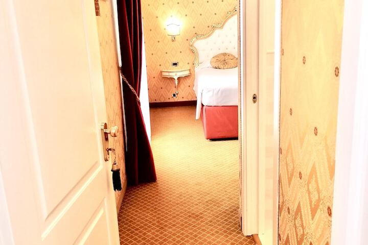 Room 38 of 70