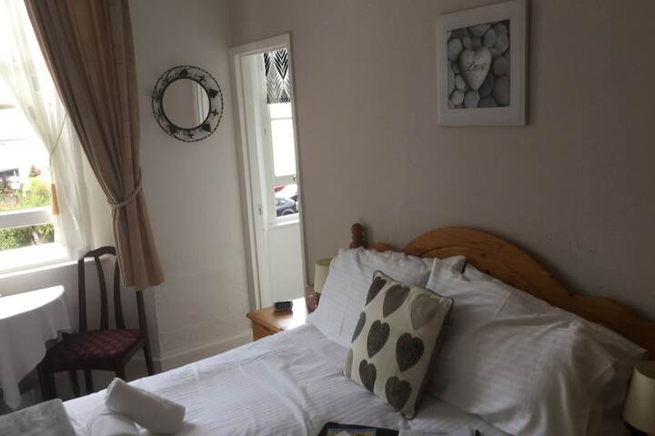 Room 17 of 32