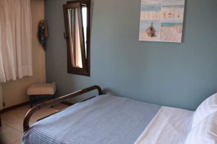 Room 8 of 20