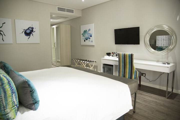 Room 5 of 43