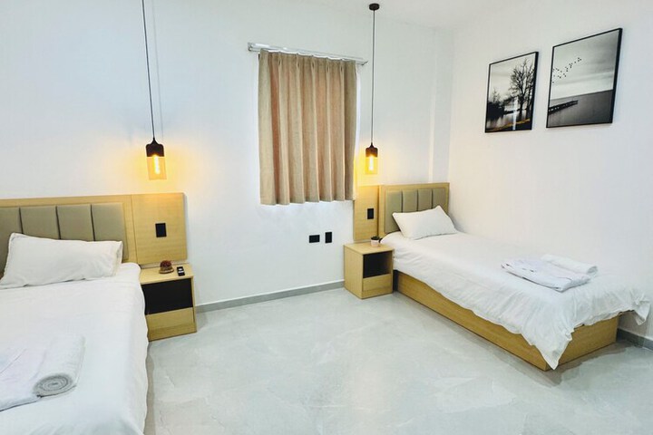 Room 100 of 339