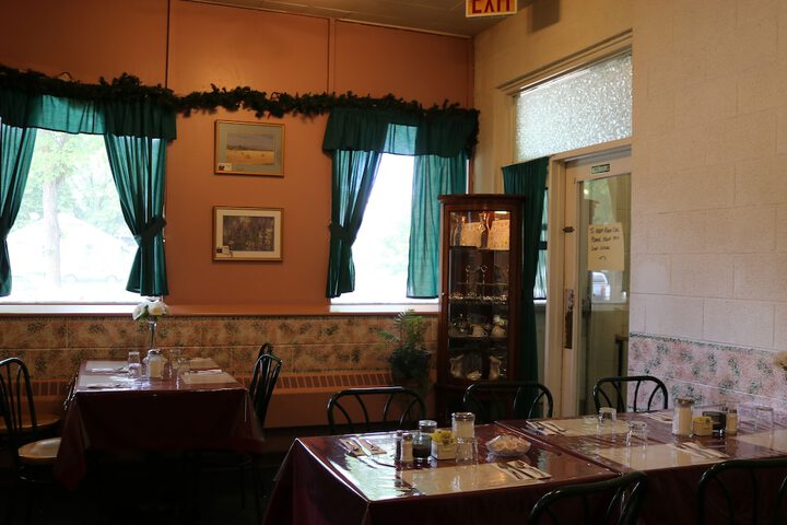 Dining 24 of 44