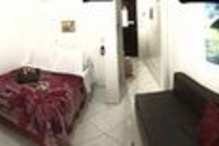 Room 37 of 60