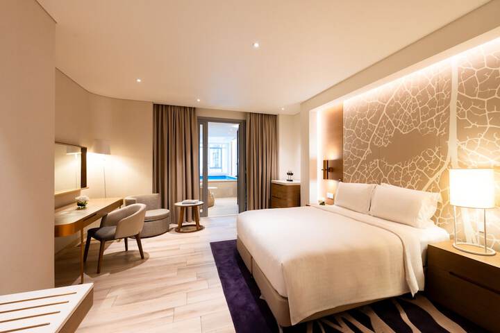 Room 20 of 170