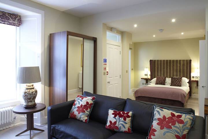 Room 3 of 61