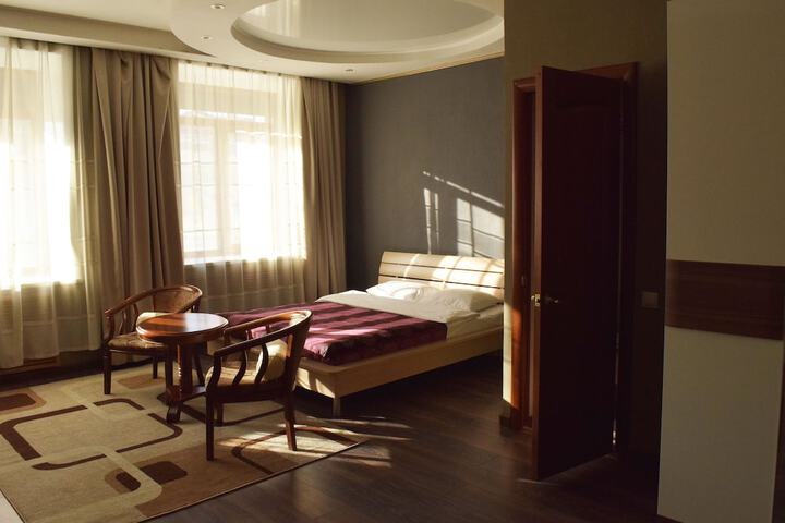Room 9 of 27