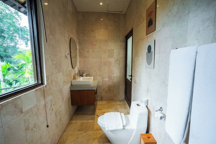 Room 10 of 20