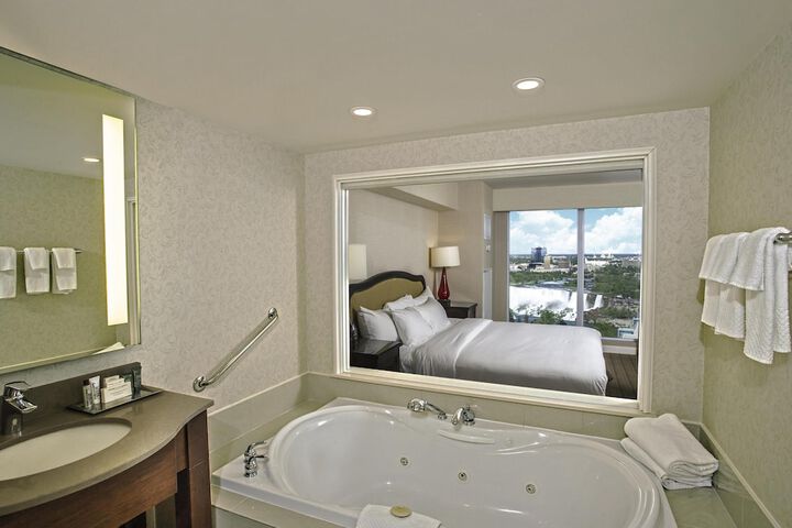 Room 21 of 80