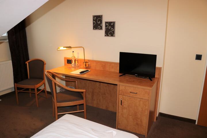 Room 7 of 44