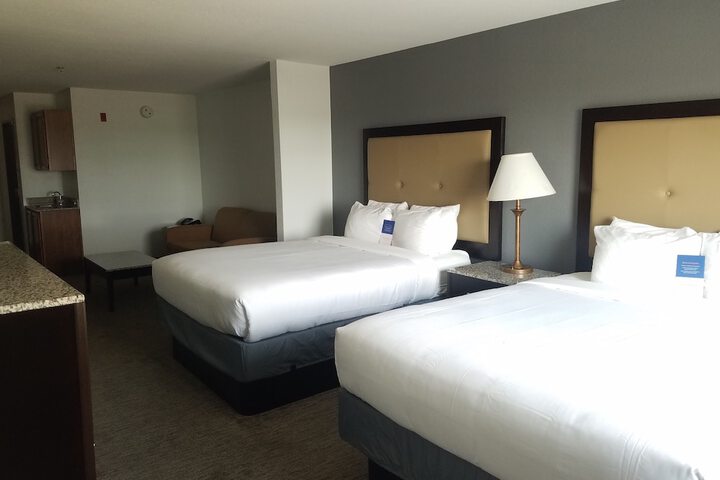 Room 18 of 90
