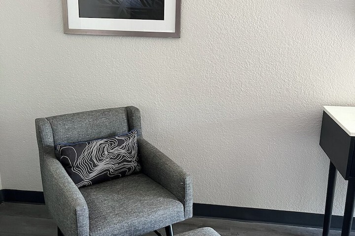 Room 5 of 13