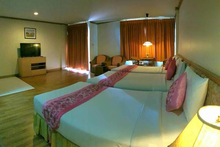 Room 8 of 49