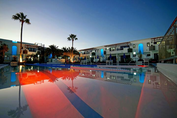 Hotel with Pool