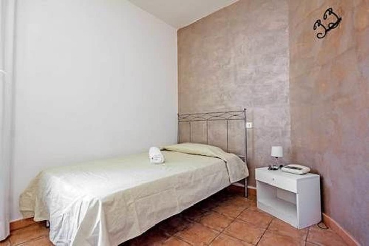 Room 14 of 61