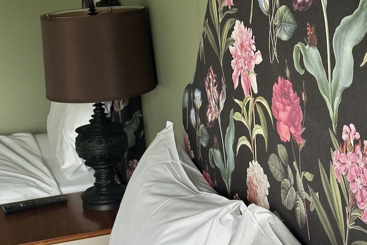 Room 10 of 20