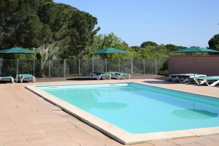 Pool 14 of 24