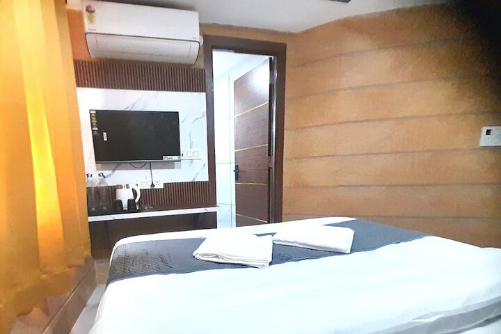 Room 18 of 32