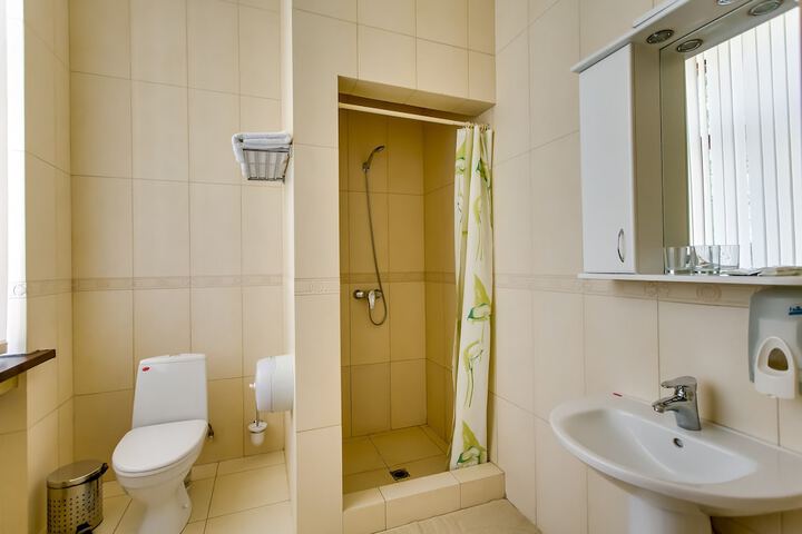 Room 34 of 43