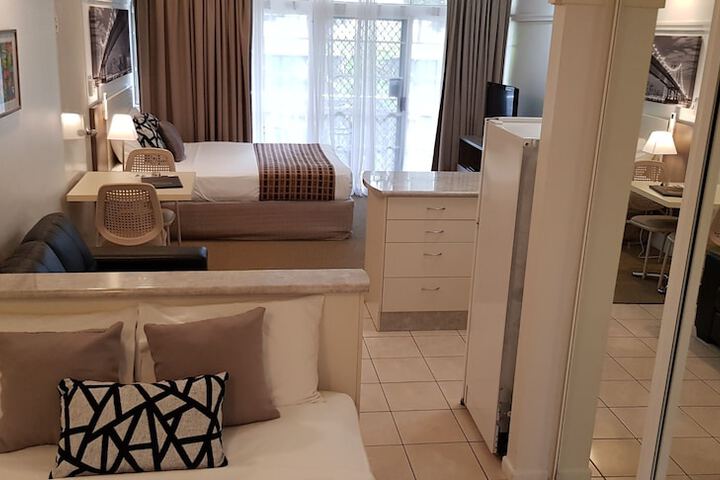 Room 21 of 66