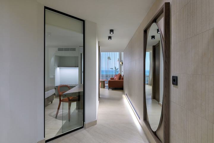 Room 17 of 295