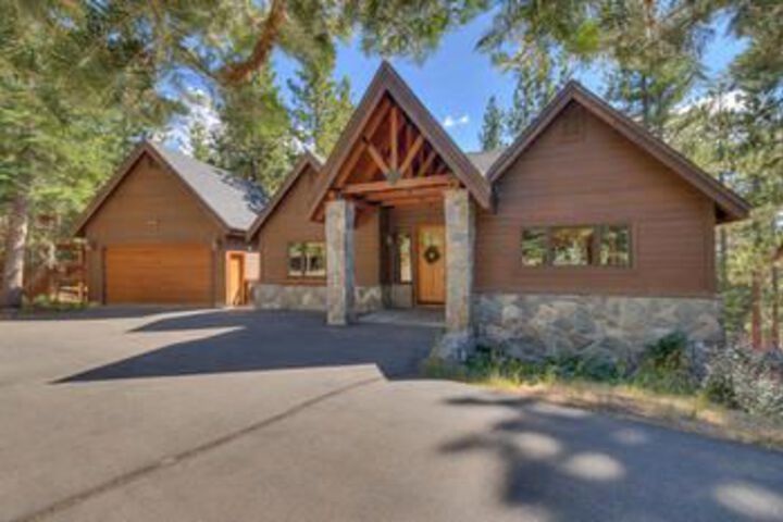 Photo of Golden Bear Lodge - Four Bedroom Home