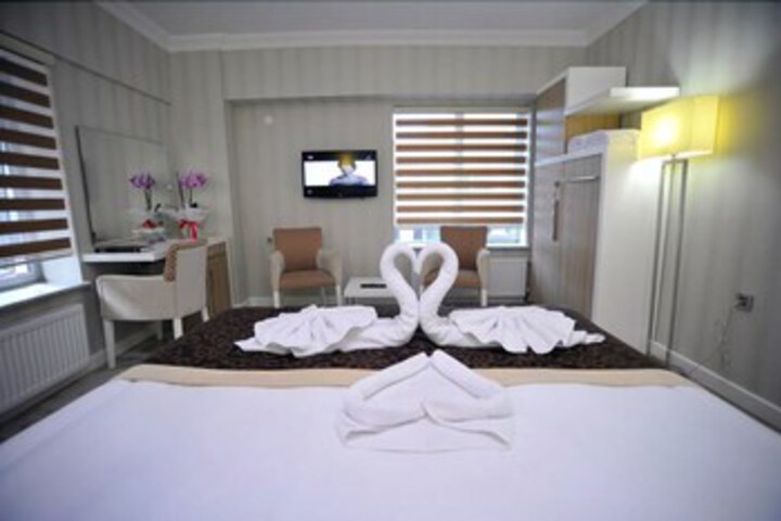 Room 11 of 24