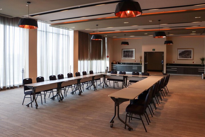 Ballroom/Hall 85 of 103