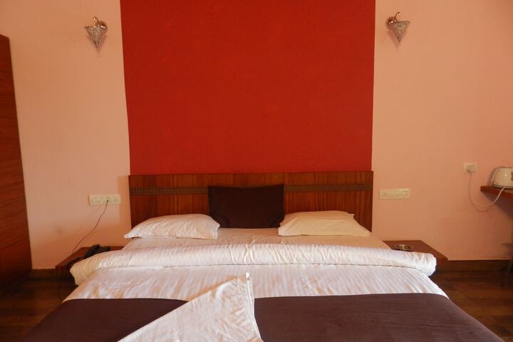 Room 12 of 50