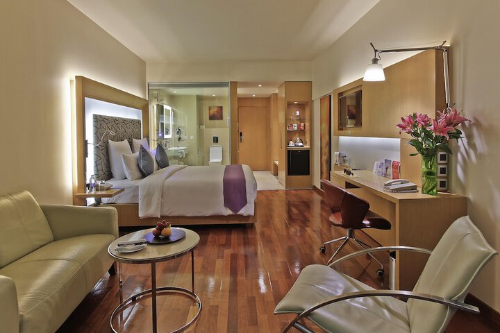 Room 27 of 87
