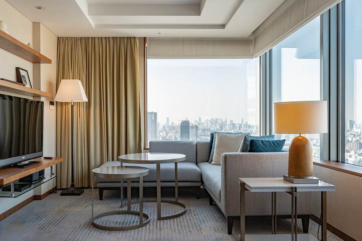 Room 25 of 196