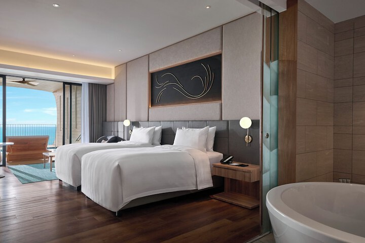Room 30 of 84